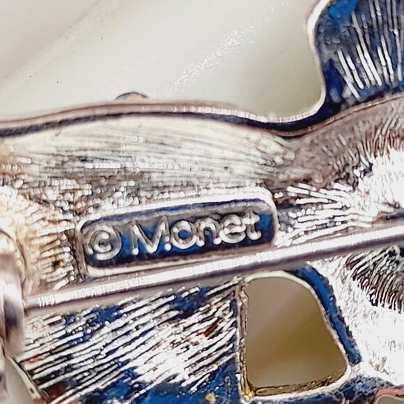 Vintage Monet Fish Brooch Blue Rhinestones Enamel Gold Fins Pin 1 1/2 Inch - Picture 4 of 9